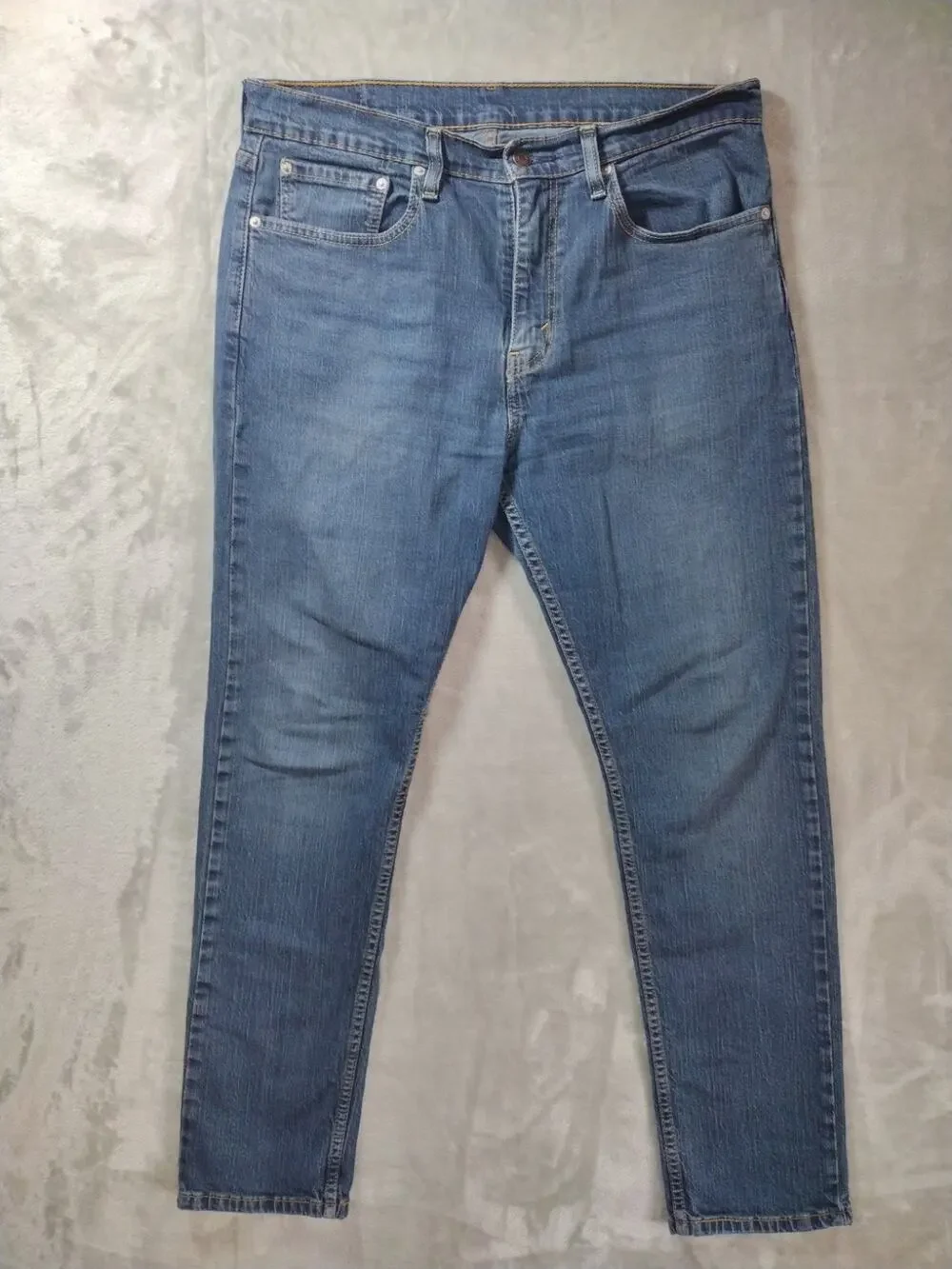 Levi's 502 Tapered Jeans Mens 34x32 Medium Wash Straight Leg Casual Western USA